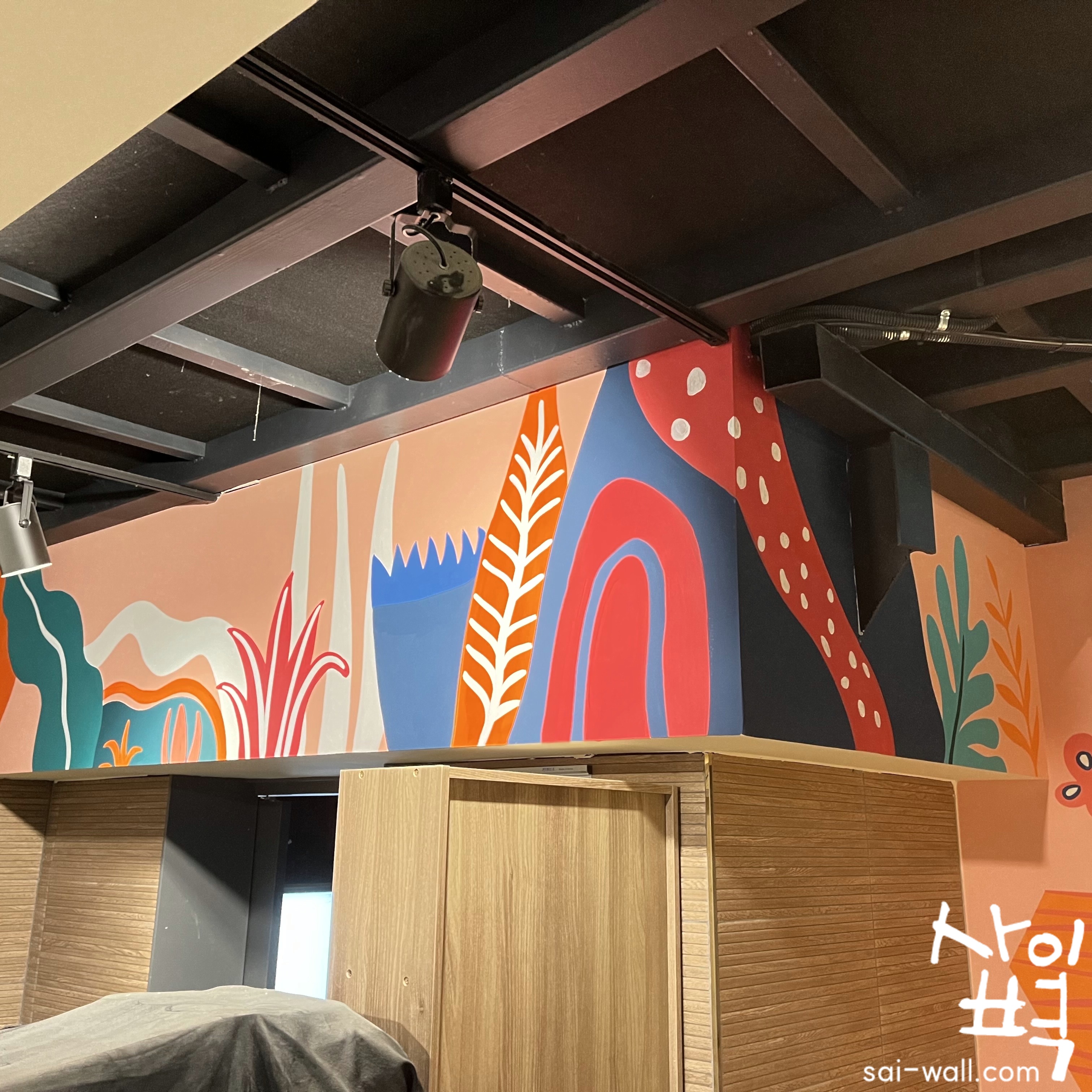브라질카페 꼬르꼬바두 벽화 시공 사진 23